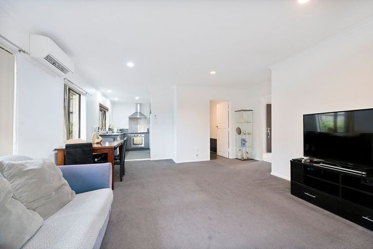 Photo of property in 15 Lake Panorama Drive, Henderson, Auckland, 0612