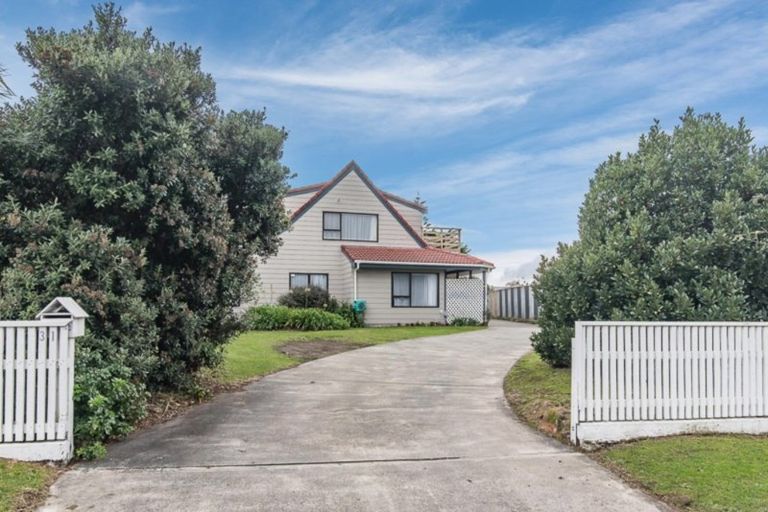 Photo of property in 31 Olive Terrace, Paraparaumu Beach, Paraparaumu, 5032