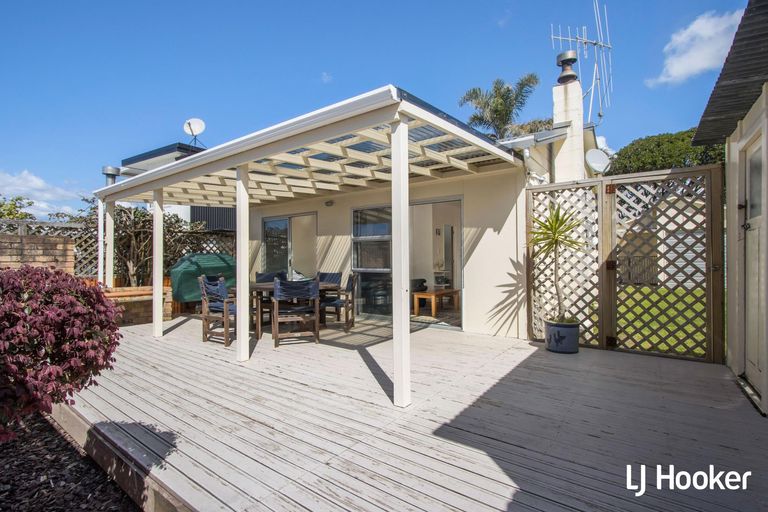 Photo of property in 40 Ocean View Road, Waihi Beach, 3611