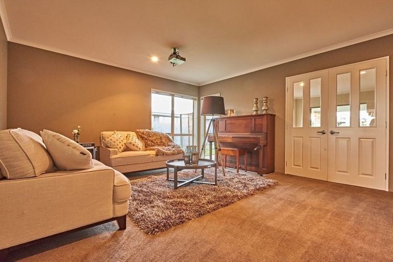 Photo of property in 5 Te Pihopa Way, Aidanfield, Christchurch, 8025