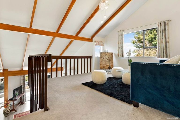 Photo of property in 195 West Harbour Drive, West Harbour, Auckland, 0618