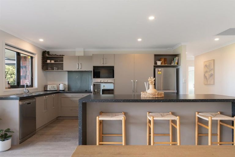 Photo of property in 43 Norm Freeman Drive, Te Puke, 3119