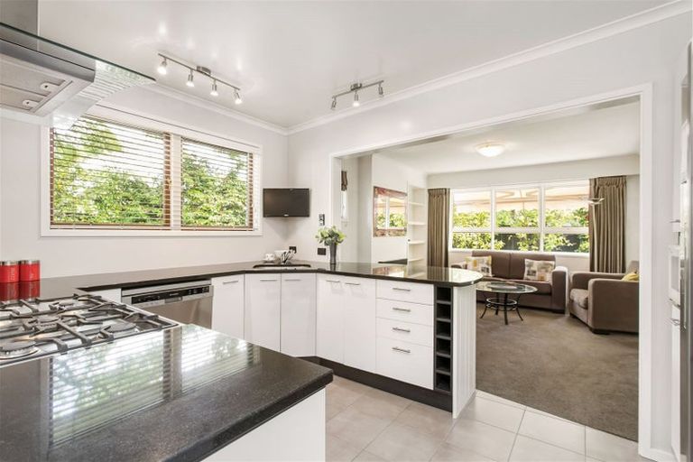 Photo of property in 102 Paparoa Street, Papanui, Christchurch, 8053