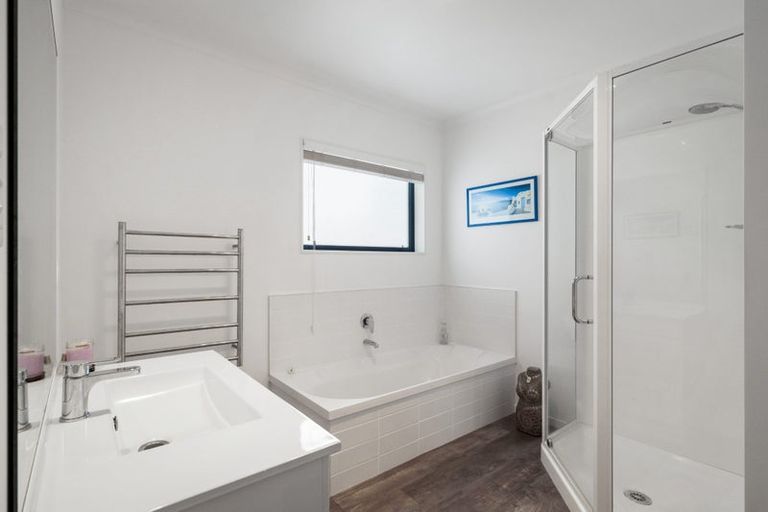 Photo of property in 12 Rata Lane, Paeroa, 3600