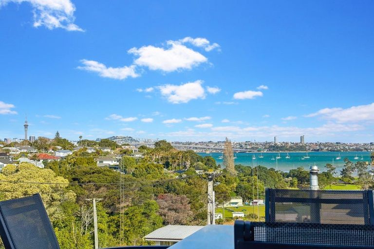 Photo of property in 15b Wilding Avenue, Northcote Point, Auckland, 0627