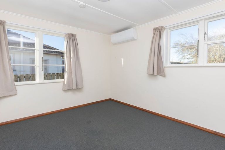Photo of property in 21 Colvin Street, Westport, 7825