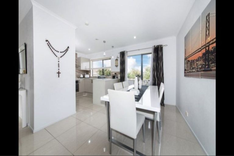 Photo of property in 22 Ashmere Lane, Weymouth, Auckland, 2103