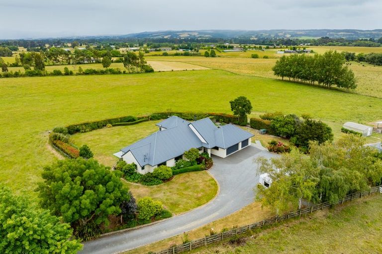 Photo of property in 132 Round Hill Road, Loburn, 7472