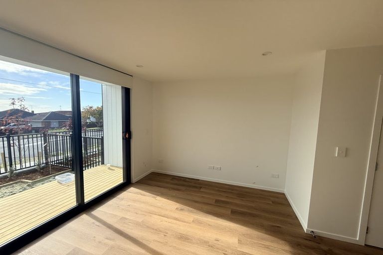 Photo of property in 4/19 Knights Road, Rothesay Bay, Auckland, 0630