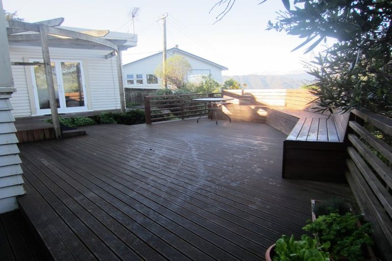 Photo of property in 49 London Road, Korokoro, Lower Hutt, 5012