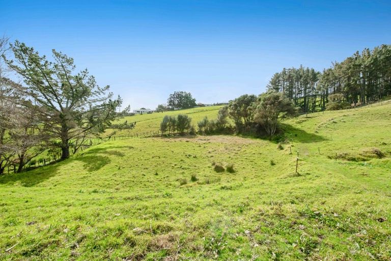 Photo of property in 95 Mangakura Road, Helensville, 0800