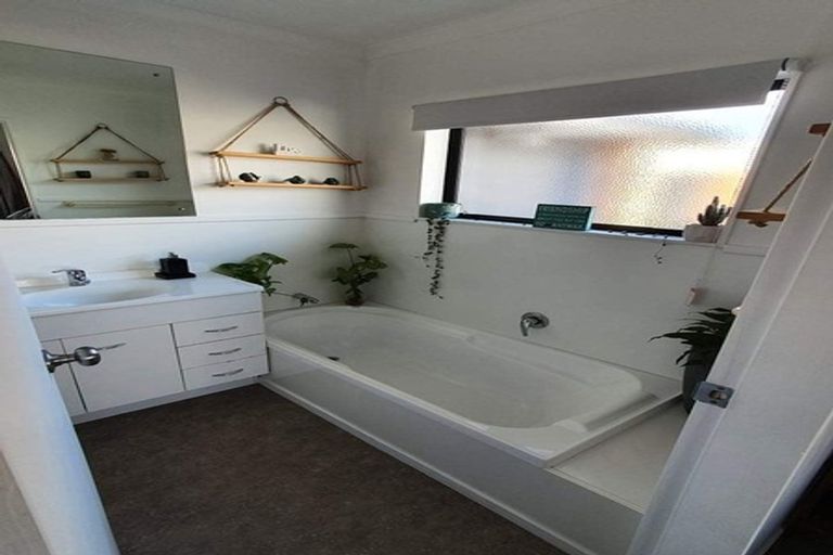 Photo of property in 52a Rangitahi Street, Otorohanga, 3900