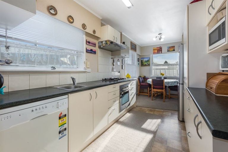 Photo of property in 634 Queen Street East, Levin, 5510