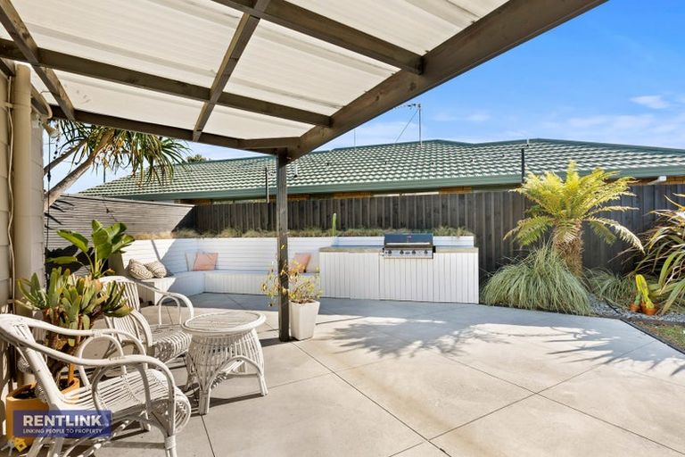 Photo of property in 19 Checketts Place, Papamoa Beach, Papamoa, 3118