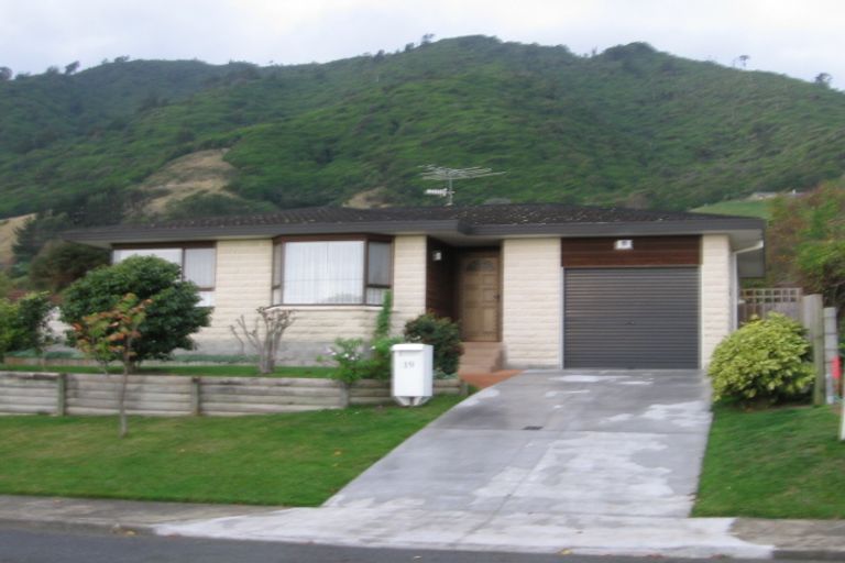 Photo of property in 19 Huia Street, Waikanae, 5036