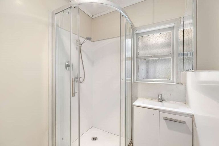 Photo of property in 11a Hill Crescent, Papakura, 2110