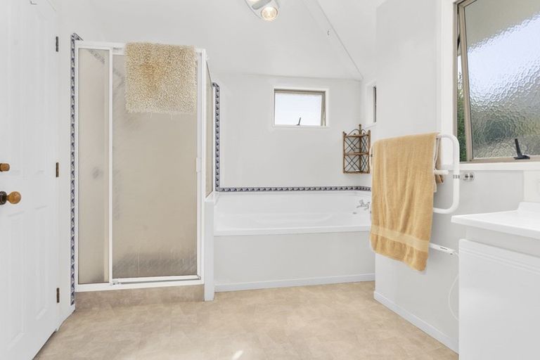 Photo of property in 1/10 Norman Road, Hauraki, Auckland, 0622