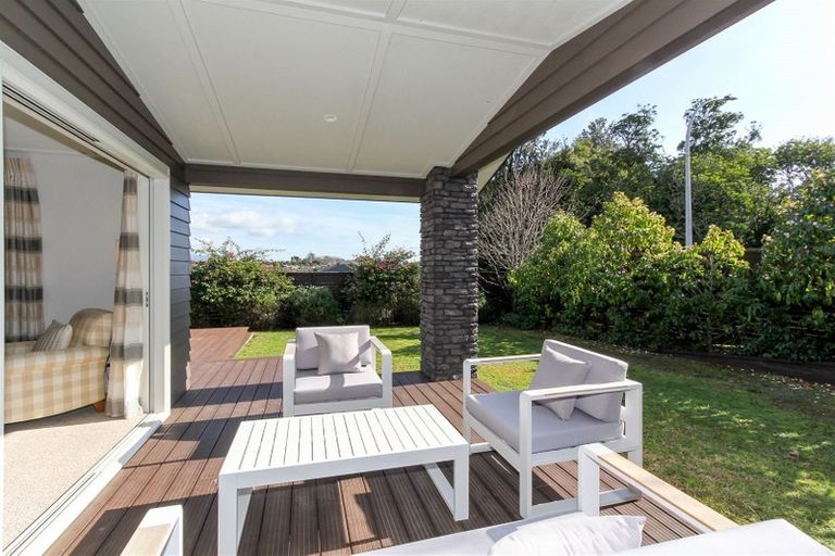 Photo of property in 15 Adam Lile Drive, Highlands Park, New Plymouth, 4312