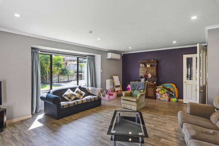 Photo of property in 47 Lorna Irene Drive, Raumati South, Paraparaumu, 5032