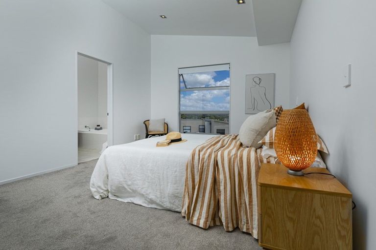 Photo of property in 14/40 Scarlet Oak Drive, Schnapper Rock, Auckland, 0632