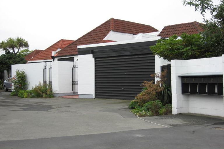 Photo of property in 1/73 Waimairi Road, Upper Riccarton, Christchurch, 8041