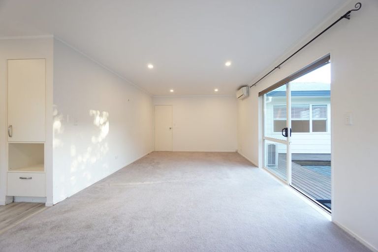 Photo of property in 2/46 La Trobe Street, Pakuranga Heights, Auckland, 2010