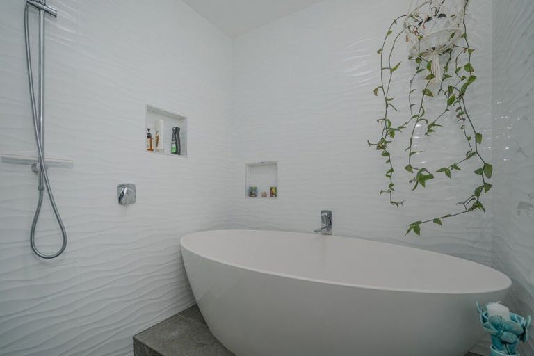 Photo of property in 36 Manaia Road, Tairua, 3508