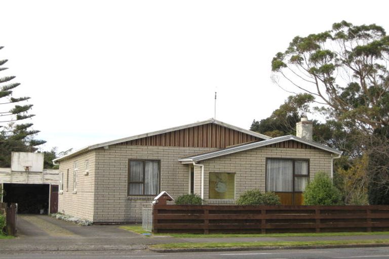 Photo of property in 20 Omata Road, Westown, New Plymouth, 4310