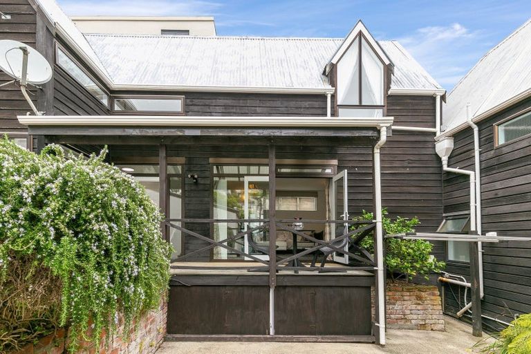 Photo of property in 90 Majoribanks Street, Mount Victoria, Wellington, 6011