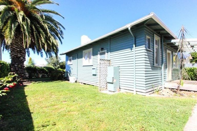 Photo of property in 1112 Caroline Road, Mayfair, Hastings, 4122