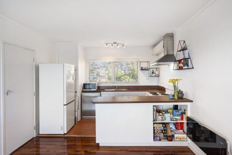 Photo of property in 5/77 Old Lake Road, Narrow Neck, Auckland, 0624