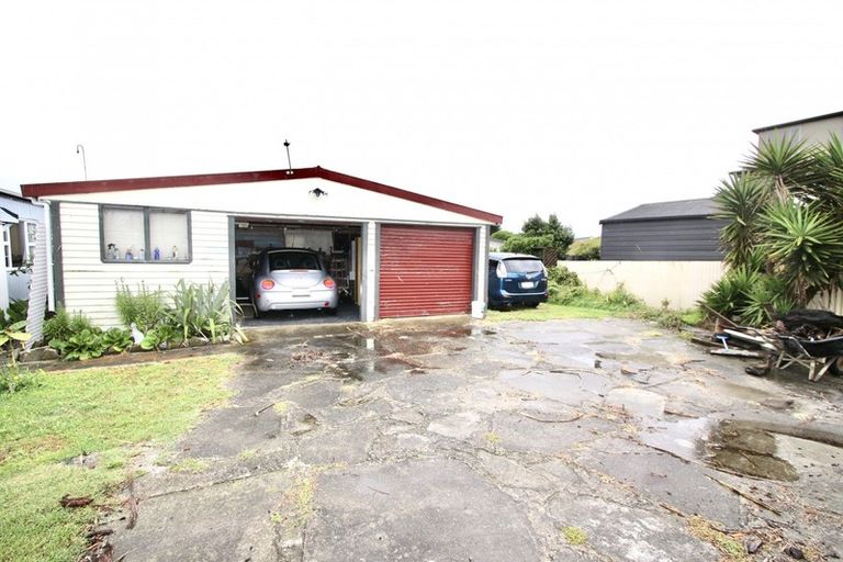 Photo of property in 23 Nash Parade, Foxton Beach, Foxton, 4815