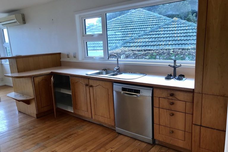 Photo of property in 82 Tannadyce Street, Strathmore Park, Wellington, 6022