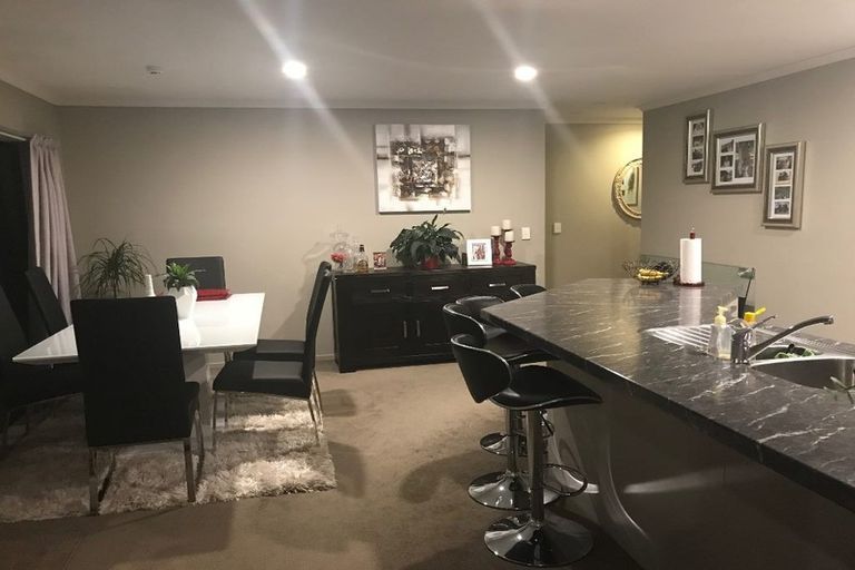 Photo of property in 22 Percy Kinsman Crescent, Riverstone Terraces, Upper Hutt, 5018