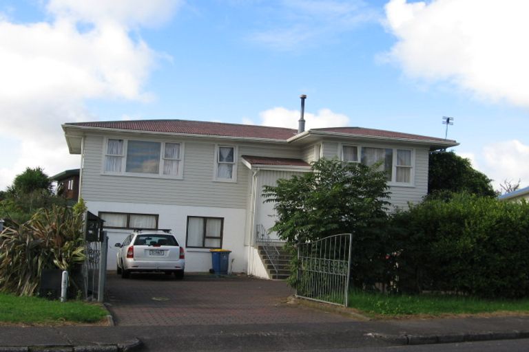 Photo of property in 1/21 Montmere Avenue, Te Atatu Peninsula, Auckland, 0610