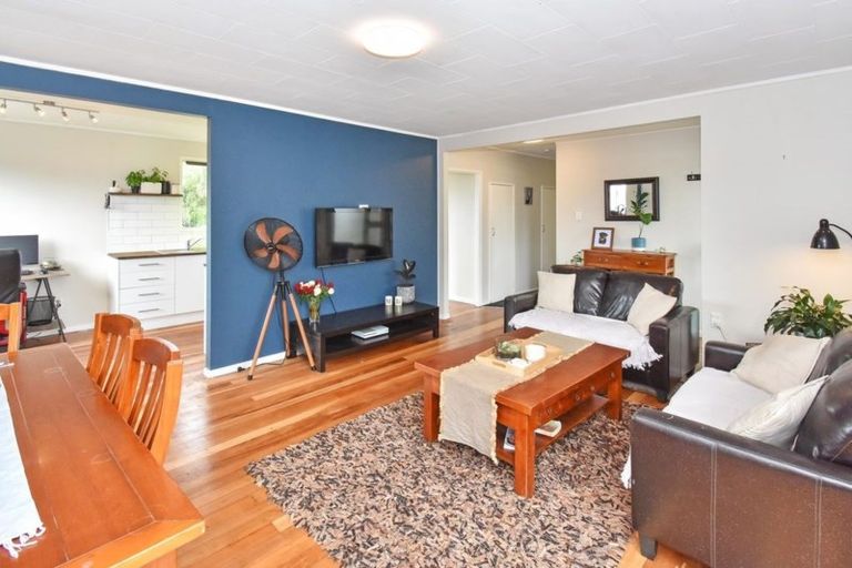 Photo of property in 32 Gambare Place, Wattle Downs, Auckland, 2103