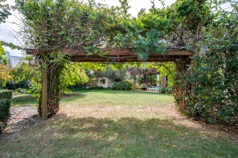 Photo of property in 180 Auckland Road, Greenmeadows, Napier, 4112