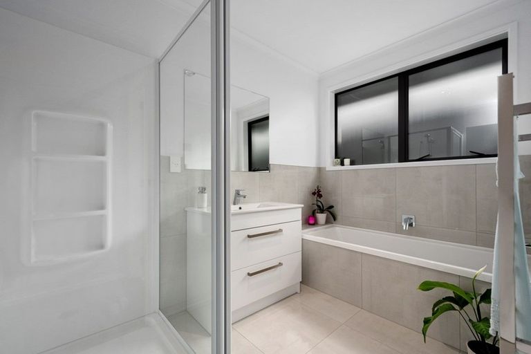 Photo of property in 2 Te Ranga Memorial Drive, Pyes Pa, Tauranga, 3112