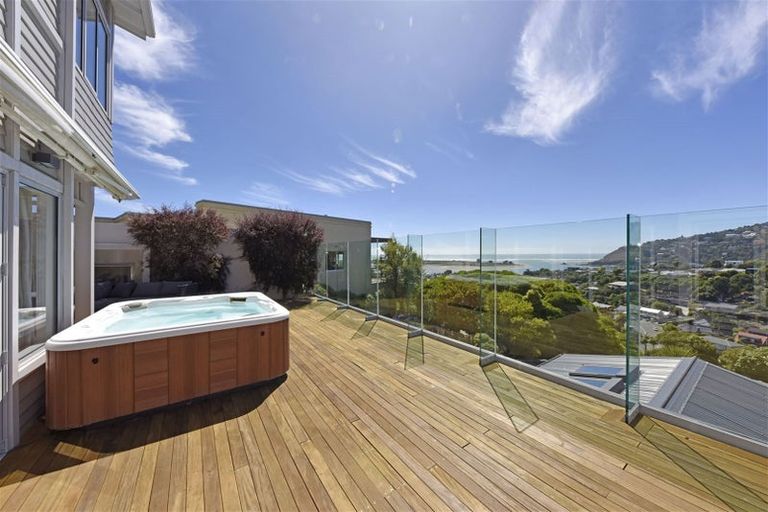 Photo of property in 2 Challenger Lane, Redcliffs, Christchurch, 8081