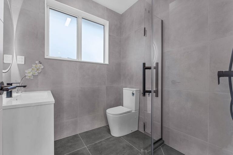 Photo of property in 15 Paihere Street, Huapai, Kumeu, 0810