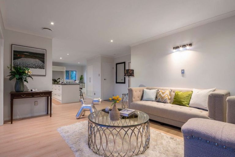 Photo of property in 86 Parr Terrace, Castor Bay, Auckland, 0620