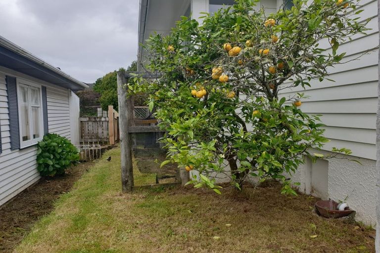 Photo of property in 39 Redwood Avenue, Tawa, Wellington, 5028