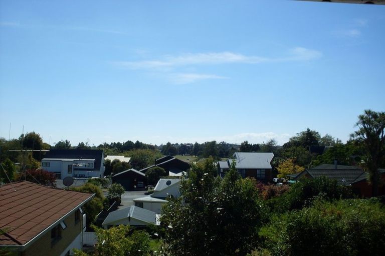 Photo of property in 32 Gilbass Avenue, Hamilton Lake, Hamilton, 3204