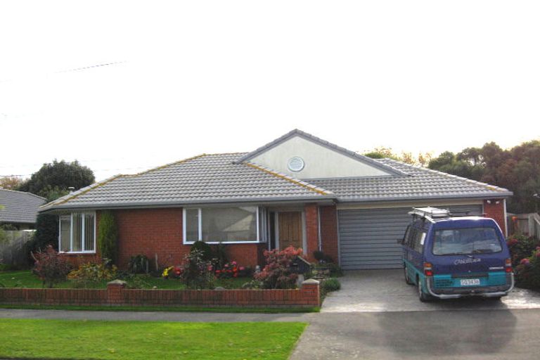 Photo of property in 16 Showgate Avenue, Sockburn, Christchurch, 8042
