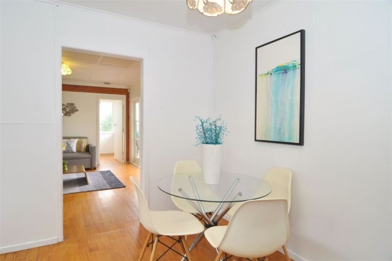 Photo of property in 50 Beaubank Road, Kelston, Auckland, 0602