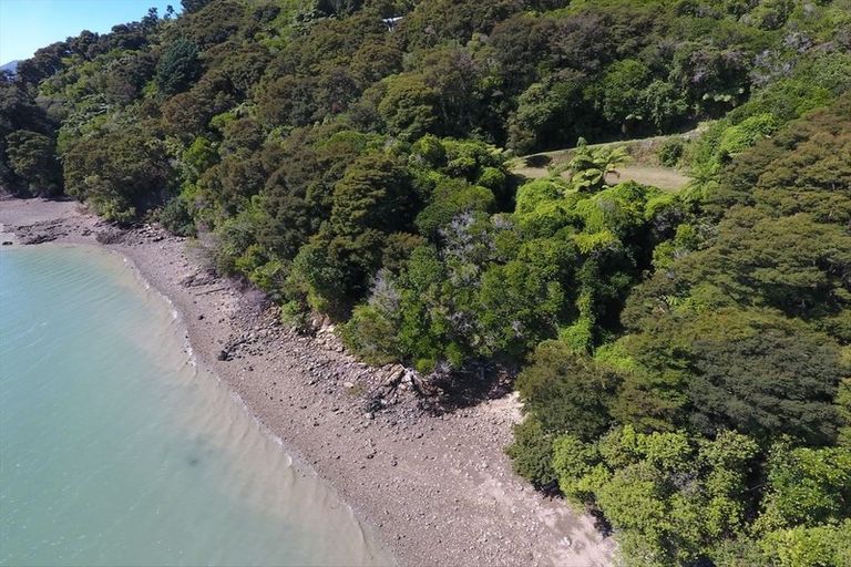 Photo of property in 106 Moetapu Bay Road, Moetapu Bay, Picton, 7282