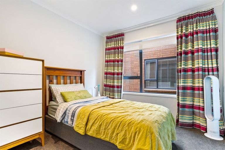 Photo of property in 186 Hobsonville Point Road, Hobsonville, Auckland, 0616