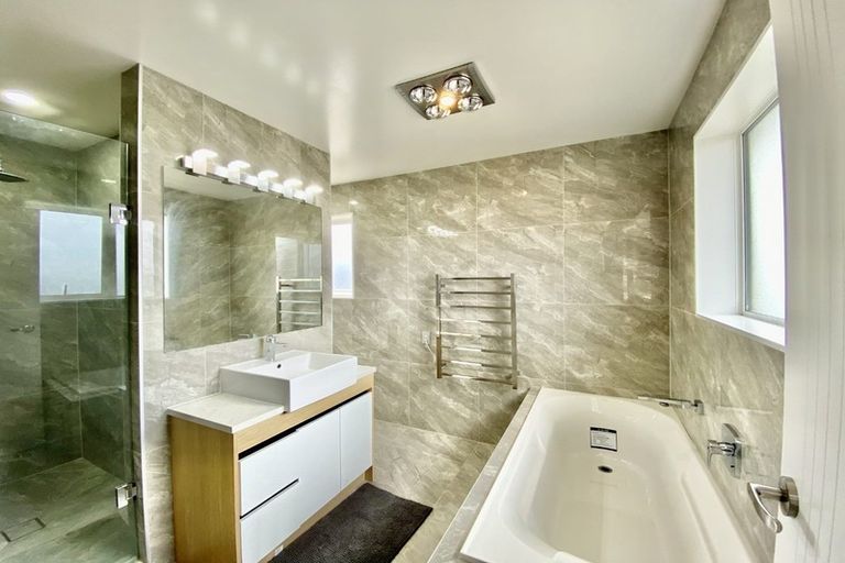 Photo of property in 40 Tinaku Road, Flat Bush, Auckland, 2019