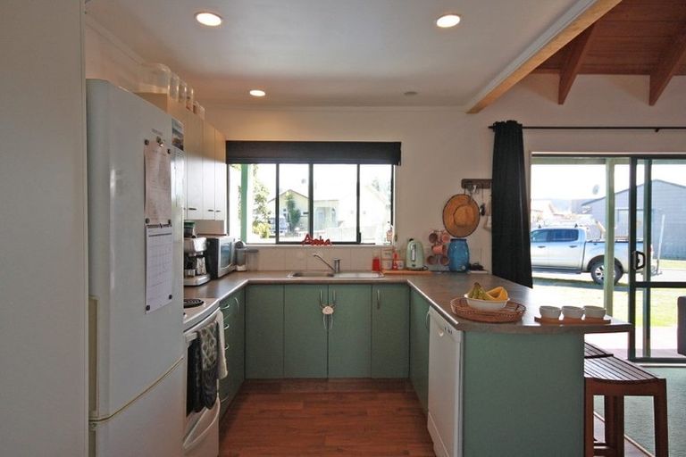 Photo of property in 105 Hampton Road, Whangamata, 3620