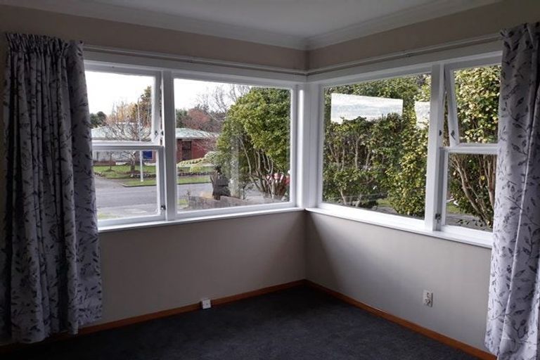 Photo of property in 14 Bond Street, Hokowhitu, Palmerston North, 4410